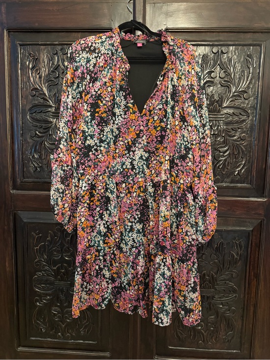 Vince Camuto Dresses & Skirts - Vince Camuto Black Floral Print Dress with Pink & Orange Accents